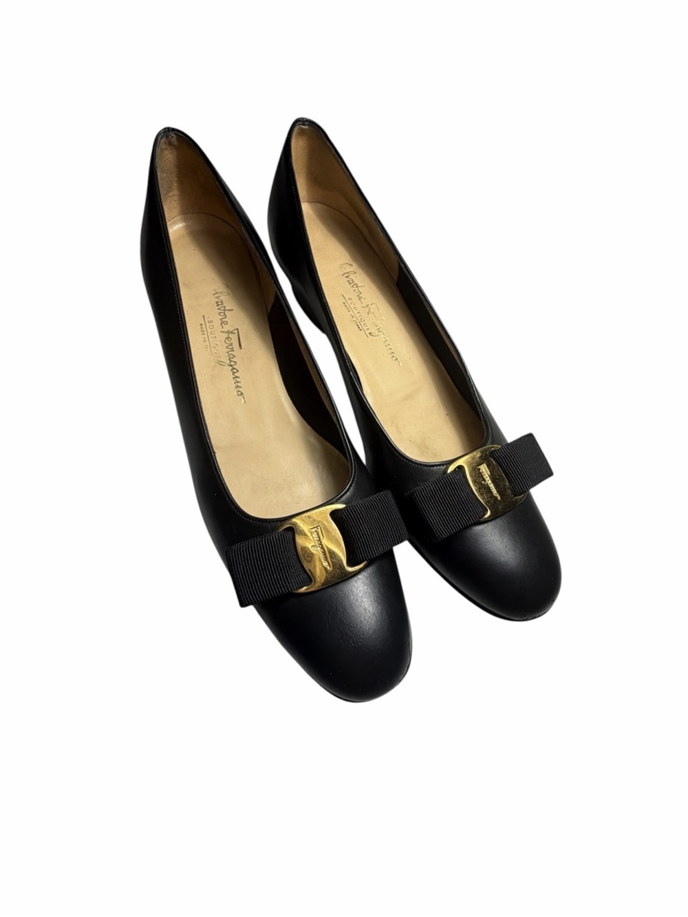 Salvatore Ferragamo Black Vara Bow Leather Pumps Sz 8